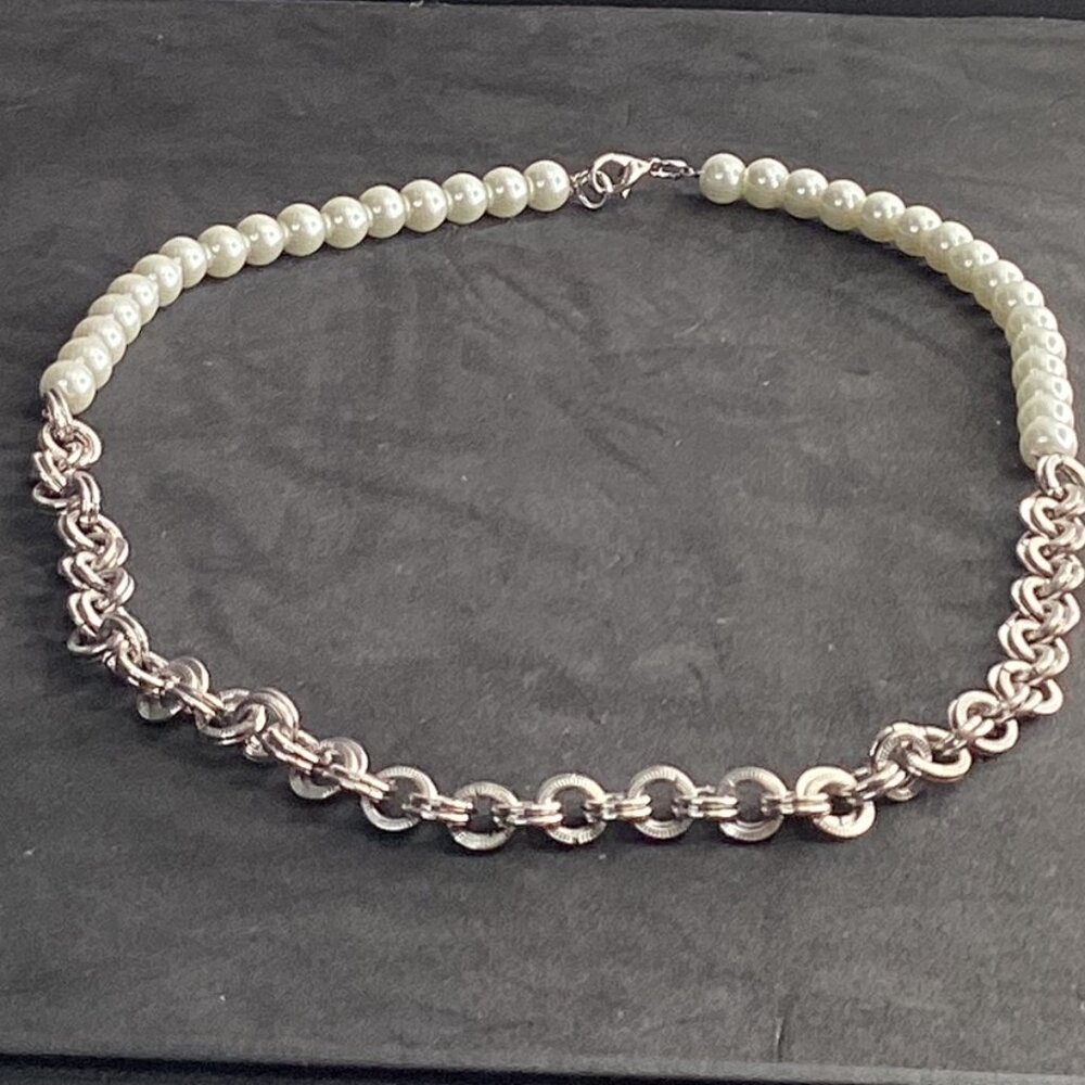 ✨Handmade Half Pearl, Half Chain Necklace – Modern Fusion Elegance - Picture 2 of 2